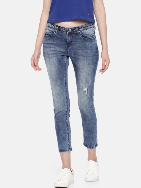 Lee Cooper Women Blue Annie Slim Fit Mid-Rise Mildly Distressed Stretchable Cropped Jeans
Lee Cooper Women Blue Annie Slim Fit Mid-Rise Mildly Distressed Stretchable Cropped Jeans