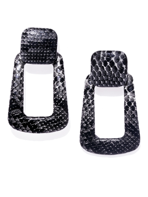 OOMPH Black Geometric Drop Earrings