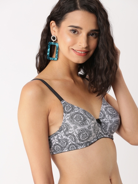 DressBerry White & Black Printed Underwired Lightly Padded T-shirt Bra DB-DR-BRA-017P
DressBerry White & Black Printed Underwired Lightly Padded T-shirt Bra DB-DR-BRA-017P