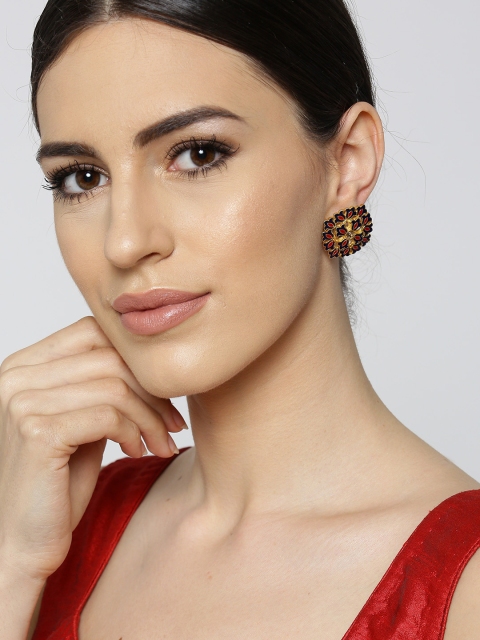 Zariin Navy Blue & Red 22 KT Gold-Plated Citrine-Studded Enamelled Square Oversized Studs
Zariin Navy Blue & Red 22 KT Gold-Plated Citrine-Studded Enamelled Square Oversized Studs