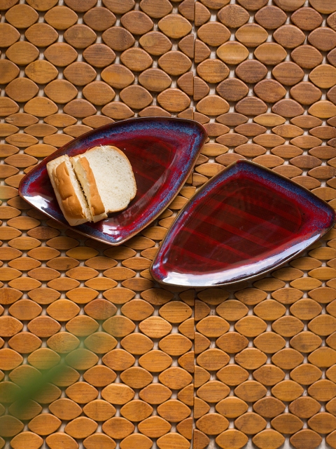Crimson Triangular Pair' Hand Glazed Studio Pottery Ceramic Serving Platter (Set Of 2), Maroon
Crimson Triangular Pair' Hand Glazed Studio Pottery Ceramic Serving Platter (Set Of 2), Maroon