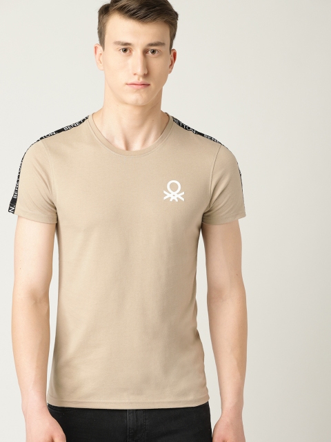 United Colors of Benetton Men Khaki Solid Round Neck T-shirt