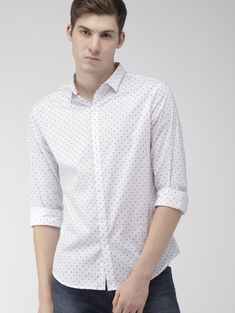 Levis Men White & Black Slim Fit Printed Casual Shirt