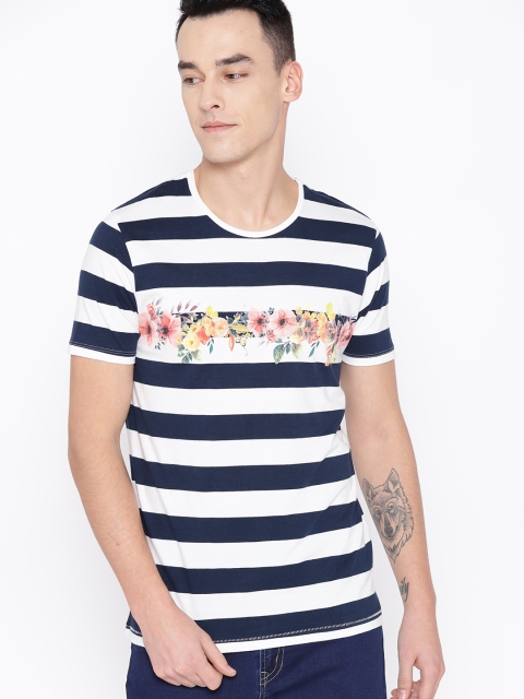 Mast & Harbour Men White Striped Round Neck T-shirt