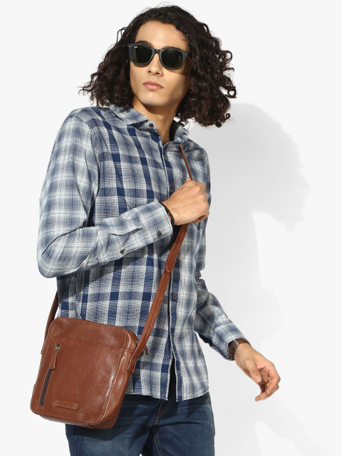 Levis Men Blue & White Regular Fit Checked Casual Shirt
Levis Men Blue & White Regular Fit Checked Casual Shirt