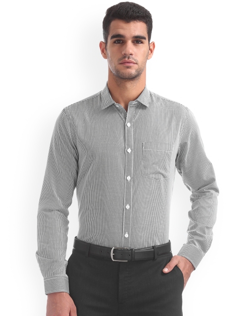 Excalibur Men Black & White Regular Fit Checked Formal Shirt