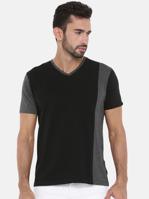 Braveo Men Black Colourblocked V-Neck Slim Fit T-shirt