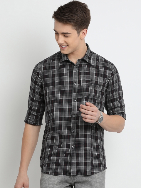 Crocodile Men Black & Grey Slim Fit Checked Casual Shirt