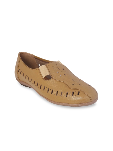pelle albero Women Beige Solid Synthetic Ballerinas
