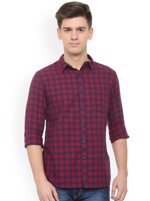 People Men Maroon & Navy Blue Regular Fit Checked Casual Shirt