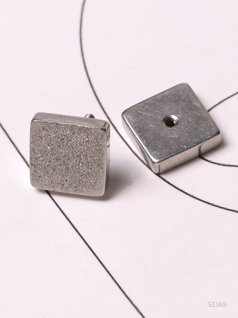 Dare by Voylla Silver-Plated & Handcrafted Square Studs
Dare by Voylla Silver-Plated & Handcrafted Square Studs