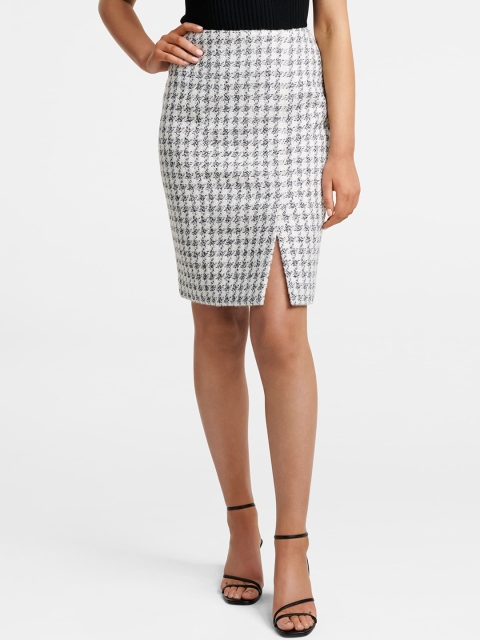 Forever New Women White & Black Checked Pencil Skirt