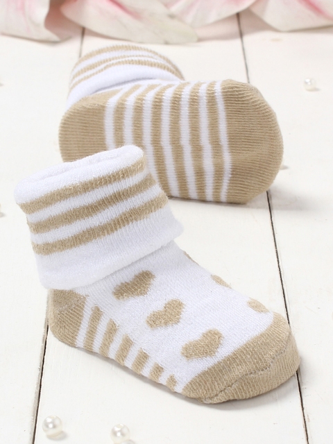 Walktrendy Infant Girls Beige & White Printed Booties