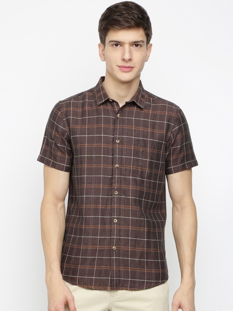 Crocodile Men Brown & White Slim Fit Checked Casual Shirt