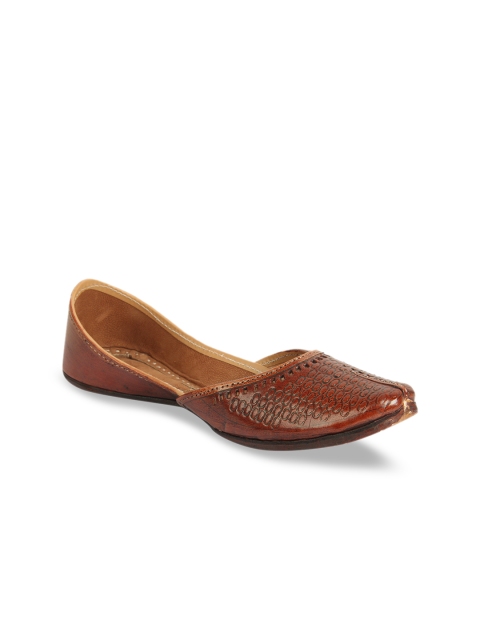 Ta Chic Women Brown Textured Leather Mojaris