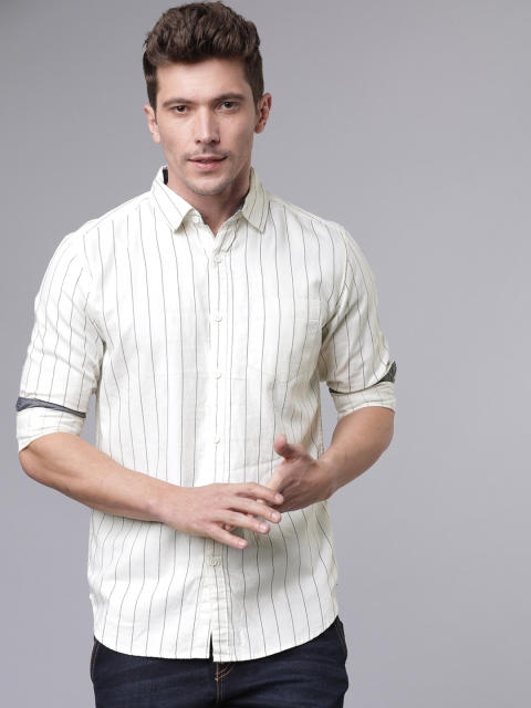 HIGHLANDER Men Off-White & Navy Blue Slim Fit Striped Casual Shirt