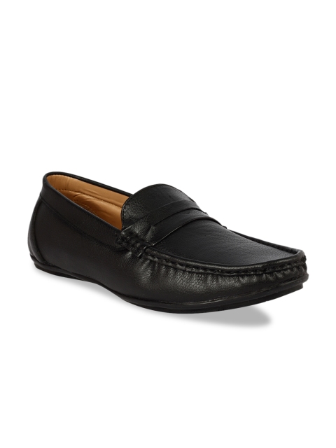 Vardhra Men Black Solid Loafers