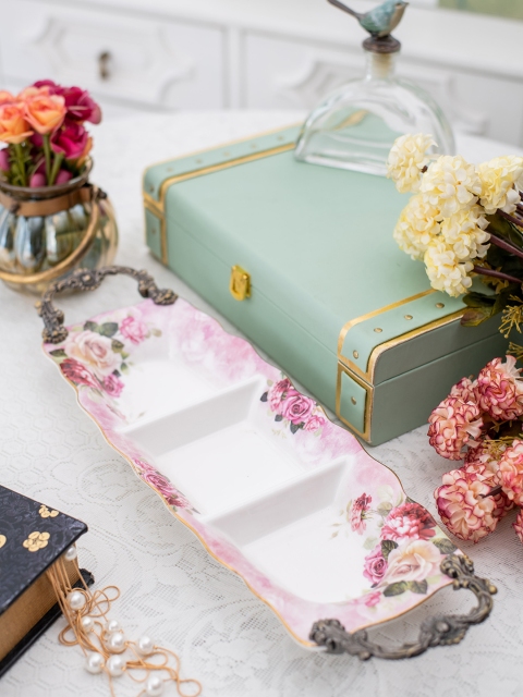 White Gold White & Pink Porcelain Tray with 3 Partitions in English Roses Print