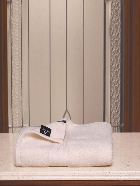 Avira Home Cream-Coloured Solid 600GSM Pure Cotton Bath Towel