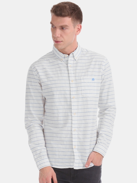 Aeropostale Men White & Blue Regular Fit Striped Casual Shirt