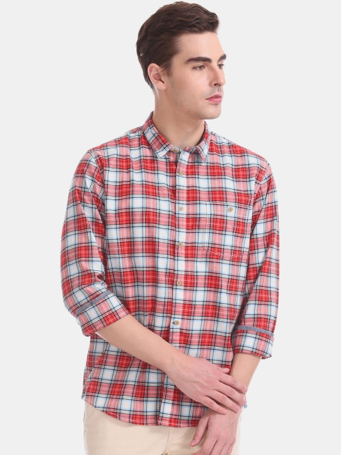 Cherokee Men Red & Blue Regular Fit Checked Casual Shirt