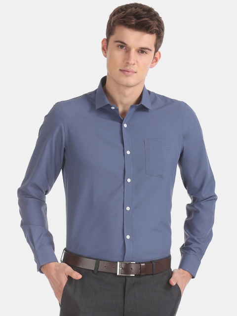 Excalibur Men Blue Regular Fit Solid Formal Shirt