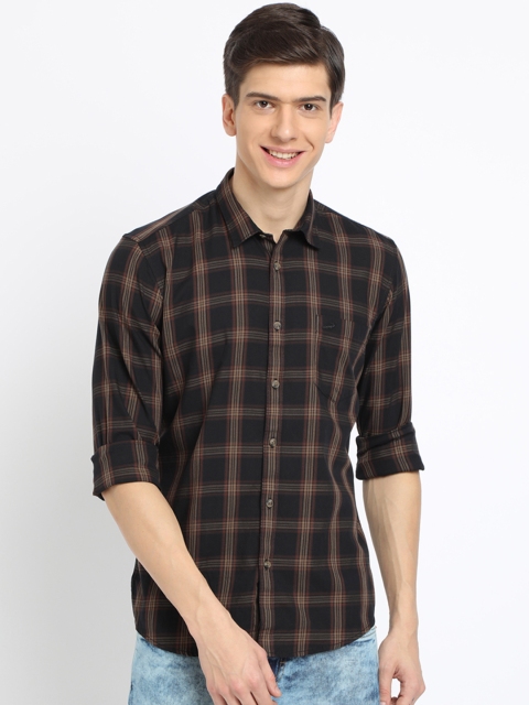 Crocodile Men Brown & Black Slim Fit Checked Casual Shirt