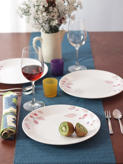 Corelle White Set of 6 Printed Glass Plates
