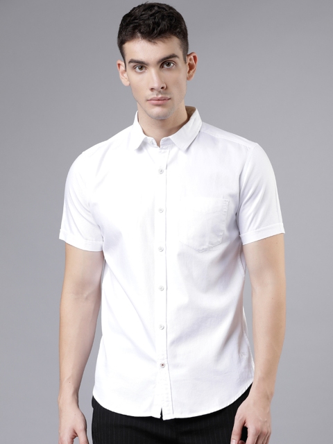 LOCOMOTIVE Men White Slim Fit Solid Casual Shirt