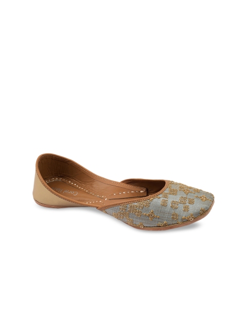 Coral Haze Women Grey Woven Design Mojaris