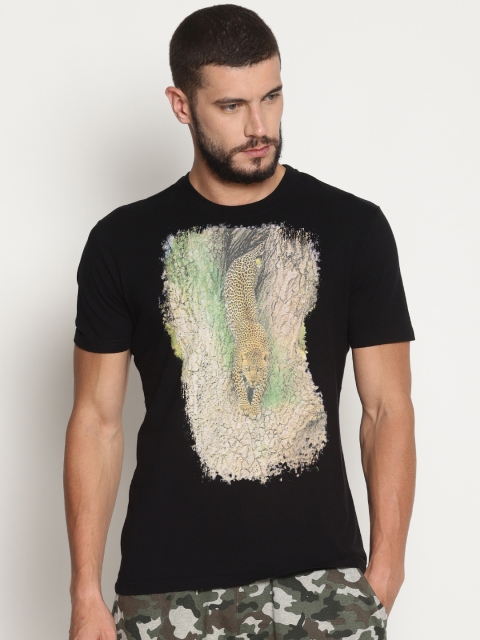 Wolfpack Men Black Printed Round Neck T-shirt