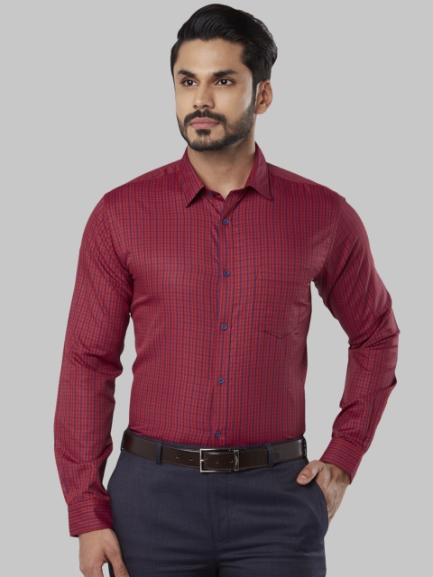 Next Look Men Maroon Regular Fit Checked Formal Shirt