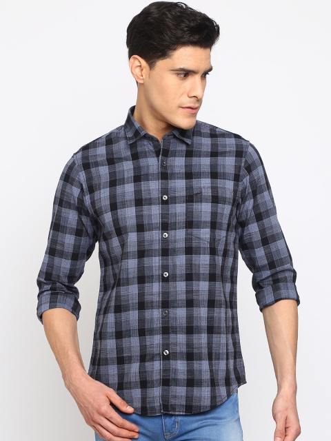 Crocodile Men Black & Blue Slim Fit Checked Casual Shirt