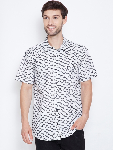 Oxolloxo Men White & Black Regular Fit Printed Casual Shirt