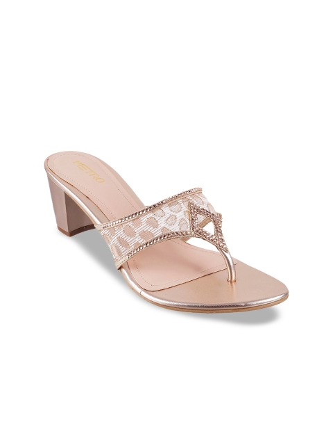 Metro Women Gold-Toned Woven Design Sandals