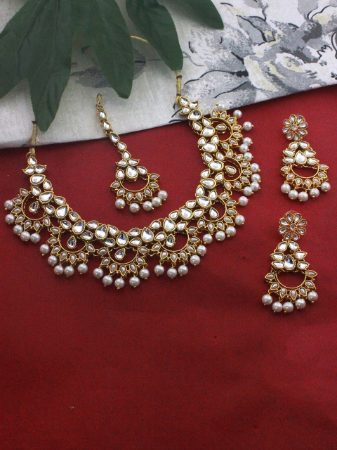Sia Art Jewellery Women Gold-Plated & White Tasselled Jewellery Set