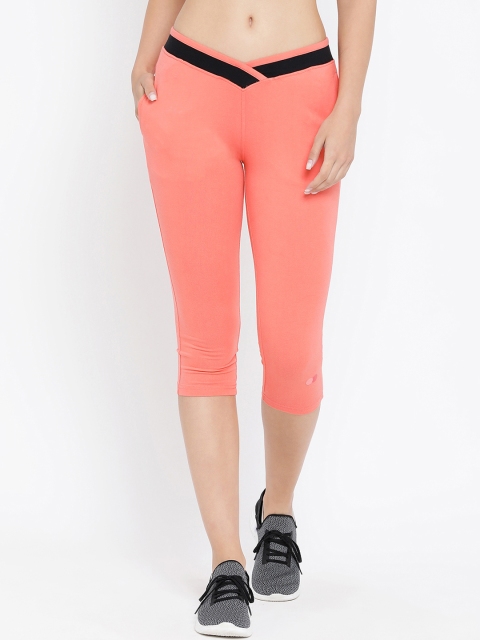 Clovia Women Peach-Coloured Solid Sports Capri Tights