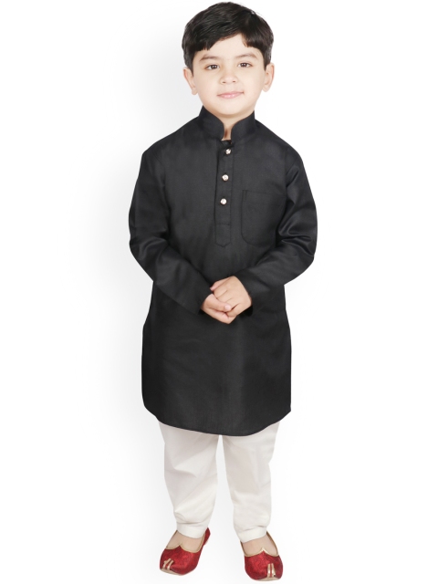 SG YUVRAJ Boys Black & White Solid Kurta with Trousers