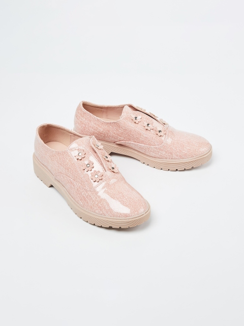 Fame Forever by Lifestyle Girls Pink Printed Pumps