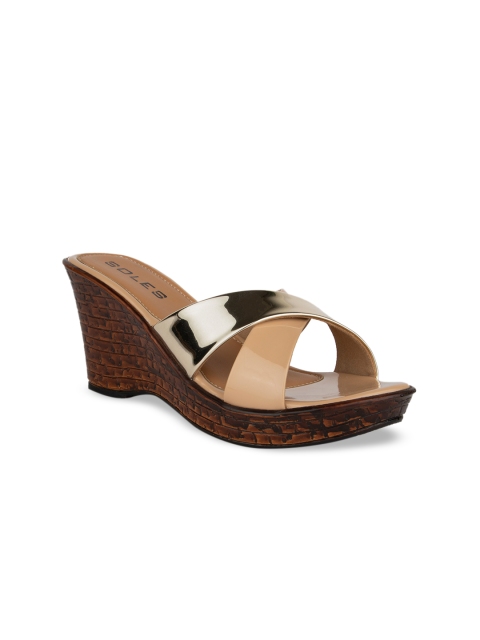 SOLES Women Beige & Gold-Toned Colourblocked Sandals