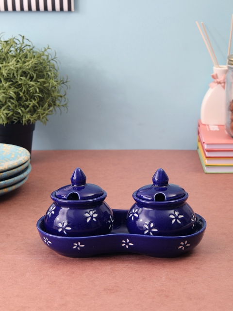 VarEesha Set of 2 Blue Printed Jars With Tray