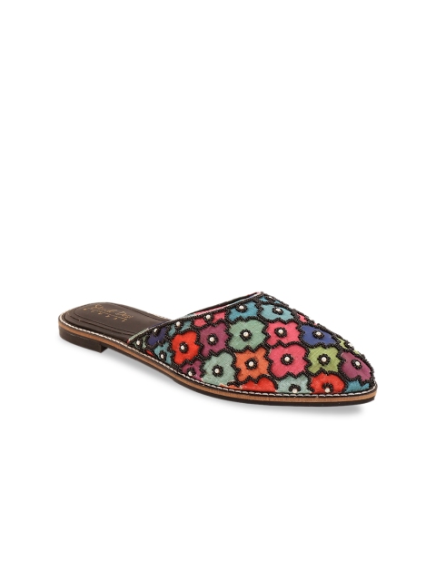 Siendo Desi Women Black Embellished Mules