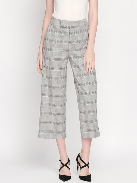 Annabelle by Pantaloons Women Grey & Beige Regular Fit Checked Cropped Parallel Trousers
Annabelle by Pantaloons Women Grey & Beige Regular Fit Checked Cropped Parallel Trousers