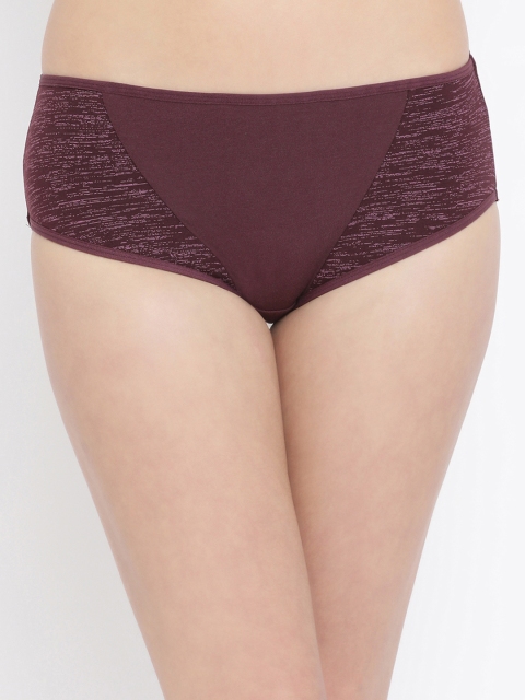Clovia Women Burgundy Solid Mid-Rise Hipster Briefs With Printed Panels PN3427A15, Purple
Clovia Women Burgundy Solid Mid-Rise Hipster Briefs With Printed Panels PN3427A15, Purple