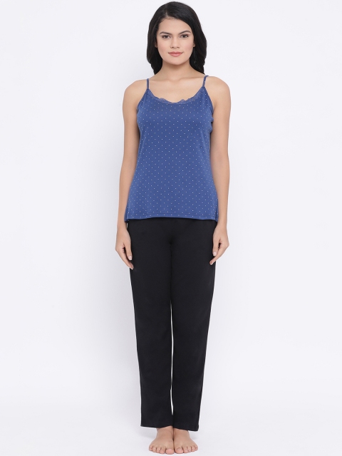 Clovia Women Blue & Black Printed Night Suit COMLS0094S