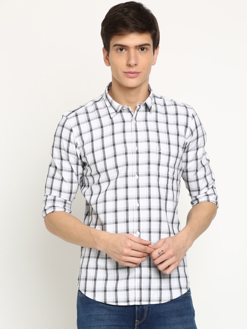 Crocodile Men White & Black Slim Fit Checked Casual Shirt