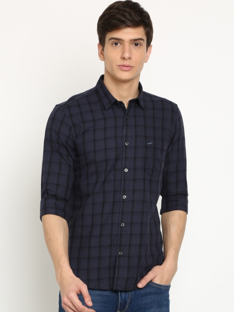 Crocodile Men Navy Blue & Black Slim Fit Checked Casual Shirt