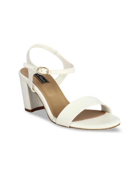 Flat n Heels Women White Solid Sandals