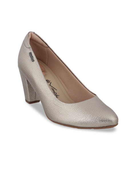 Metro Women Metallic Solid Pumps