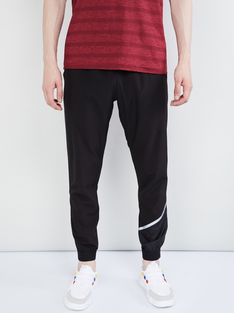 max Men Black Solid Straight-Fit Joggers